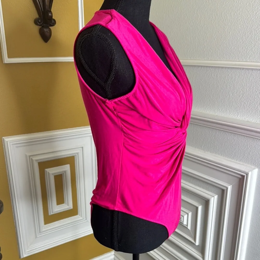 Elegant Pink Sleeveless Top - Picture 4 of 11